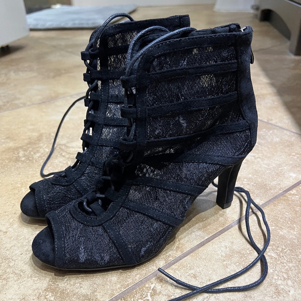 Latin Ballroom Dance Shoes - Lace up black dance heels size 37